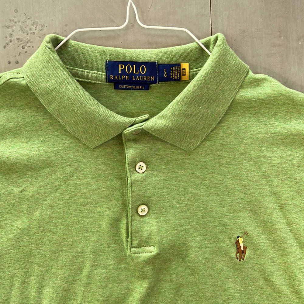 EUC men’s L green custom slim fit polo shirt—super soft